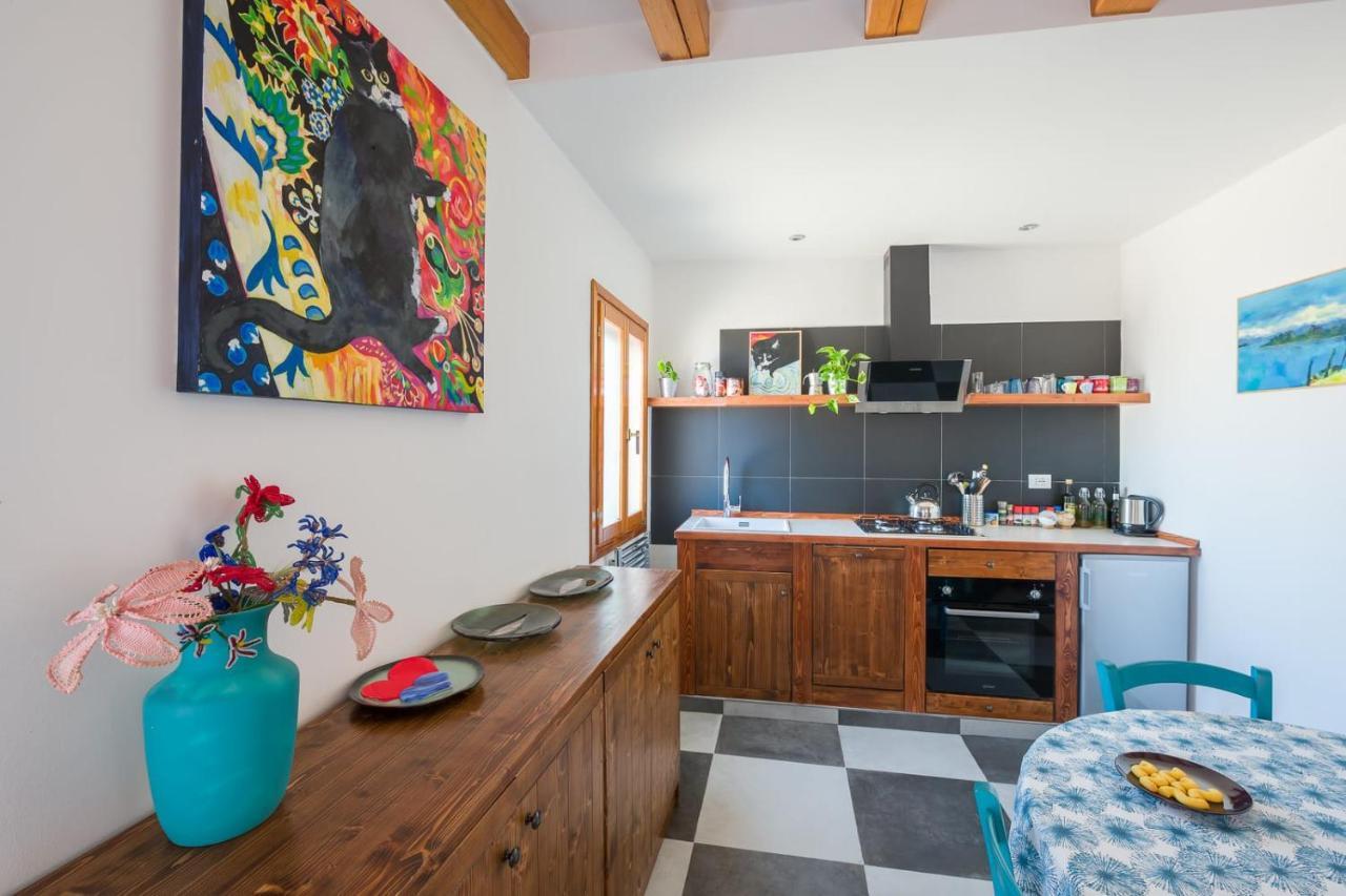 Night Galleria Holiday Home - Bed & Art In Burano - The Pink House المظهر الخارجي الصورة