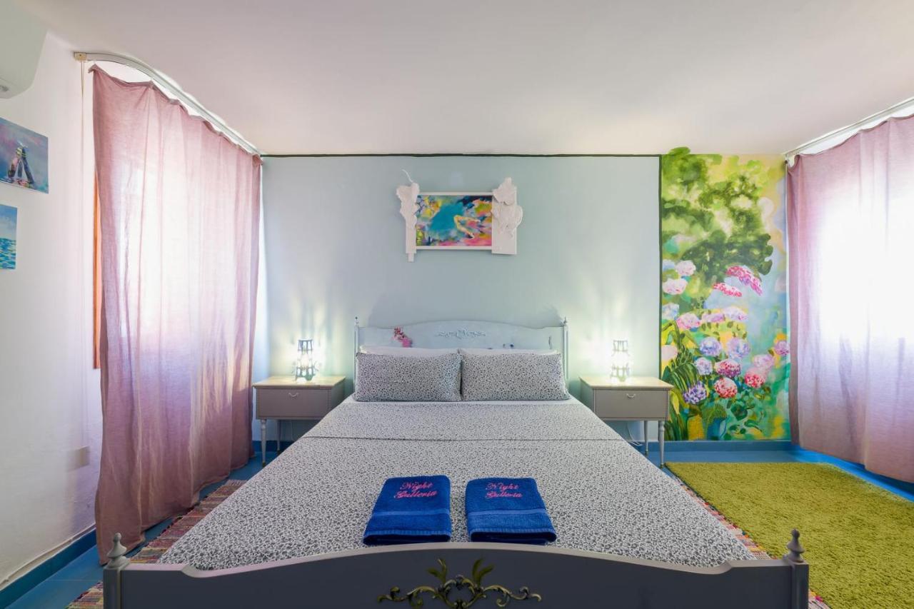 Night Galleria Holiday Home - Bed & Art In Burano - The Pink House المظهر الخارجي الصورة