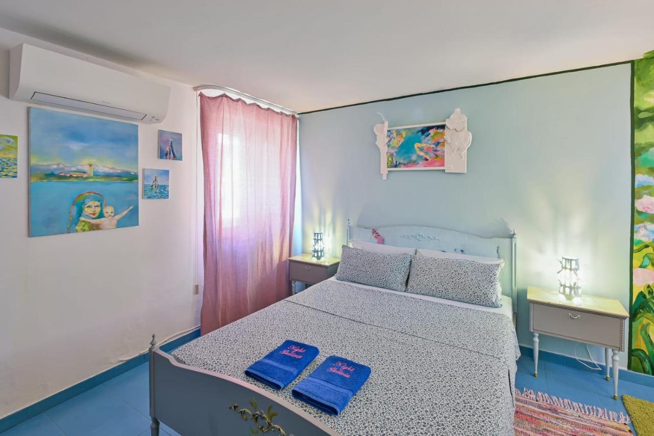 Night Galleria Holiday Home - Bed & Art In Burano - The Pink House المظهر الخارجي الصورة