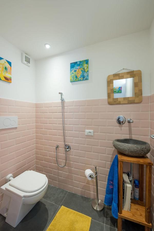 Night Galleria Holiday Home - Bed & Art In Burano - The Pink House المظهر الخارجي الصورة