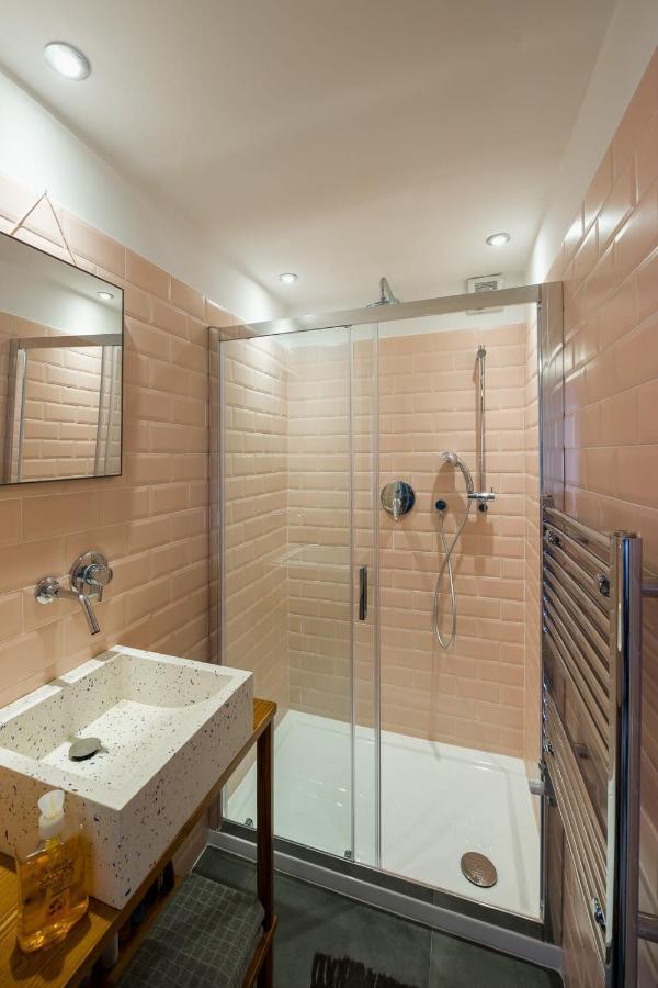 Night Galleria Holiday Home - Bed & Art In Burano - The Pink House المظهر الخارجي الصورة